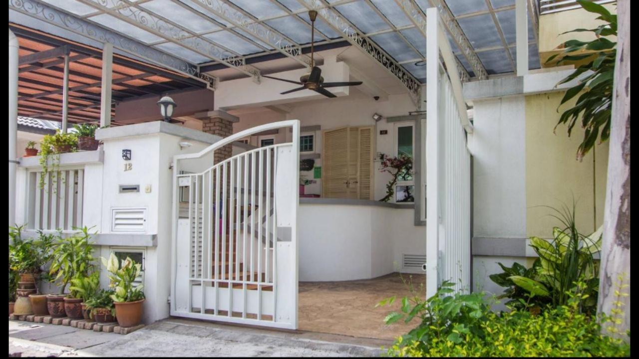 Nautilus Bay Home Inn George Town Exterior foto